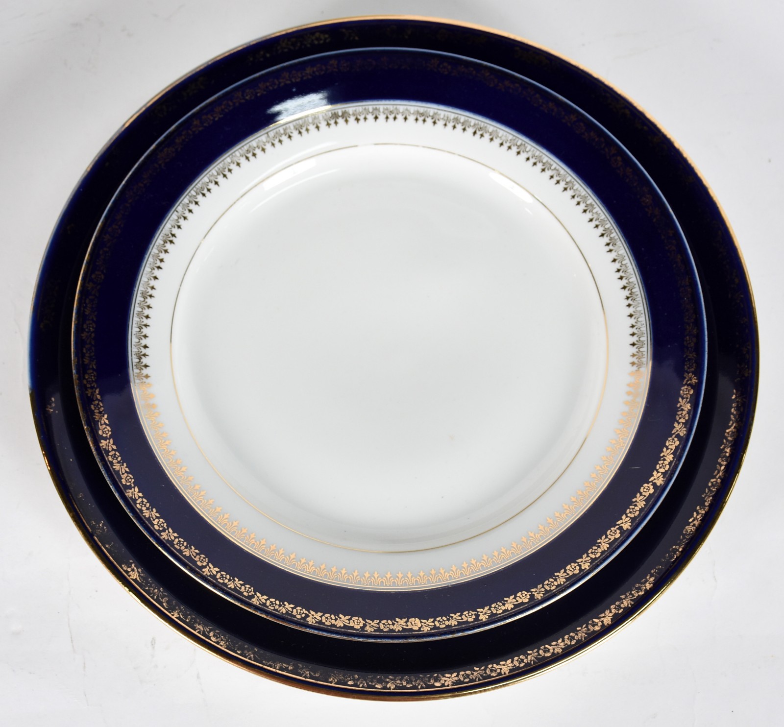 Elegante aparelho de jantar de porcelana portuguesa Vista Alegre... - foto 5 de 8