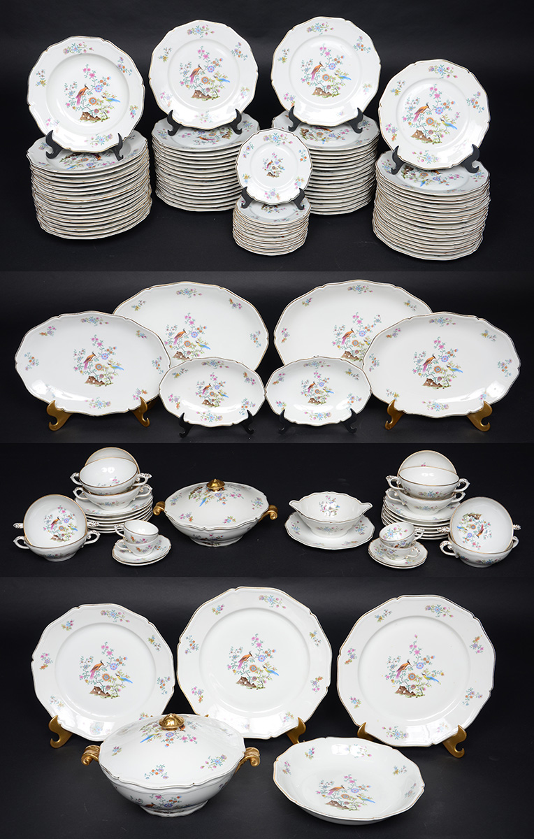 Aparelho de jantar de porcelana francesa de LIMOGES, ricamente... - foto 1 de 2