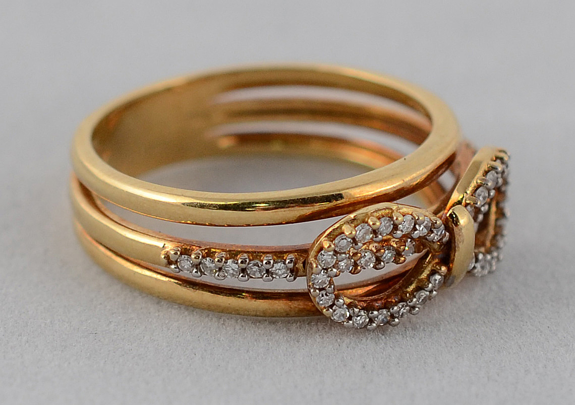 Anel de ouro 18 k com laço de brilhantes - 5,4 g - Aro 17 - foto 2 de 2