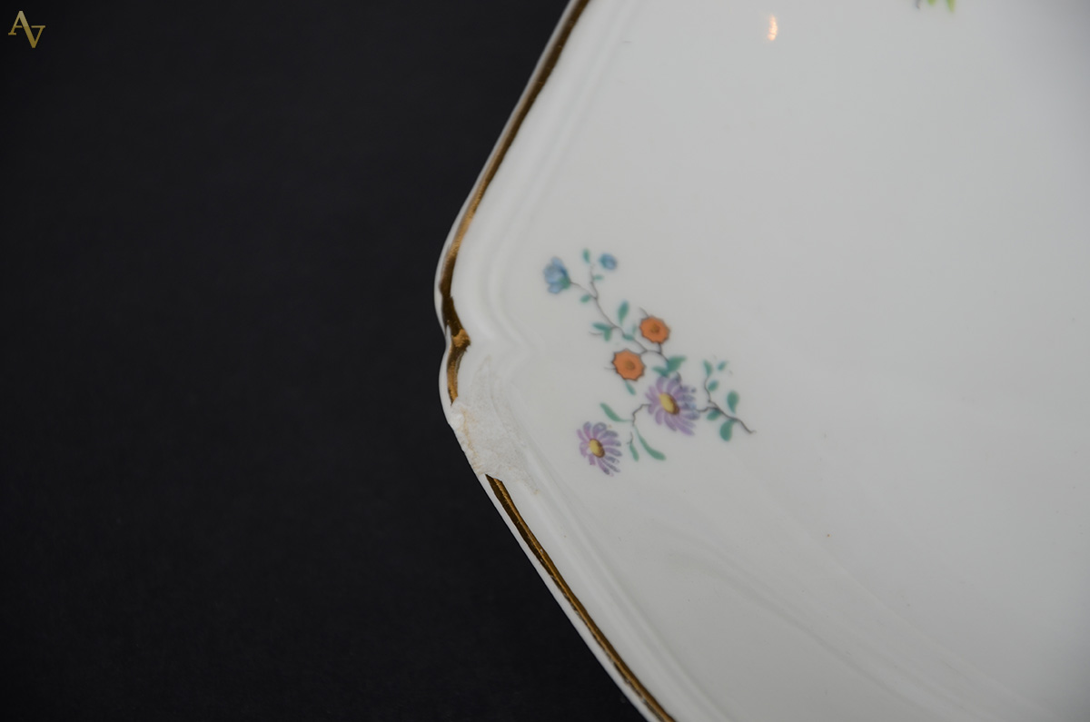 Aparelho de jantar de porcelana francesa de LIMOGES, ricamente... - foto 2 de 2