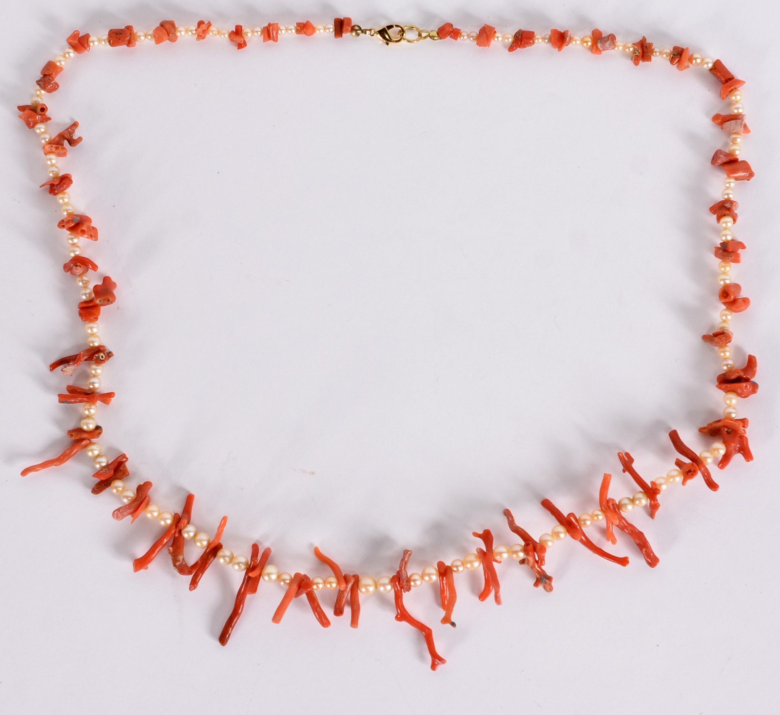 Colar de perolas com pedra coral (Por motivos de seguranças as peças... - foto 2 de 3