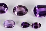 Seis ametistas grandes, com bicado na pedra gra... - Seis ametistas grandes, com bicado na pedra grande (Por motivos de seguranças as peças não encontram-se na loja).