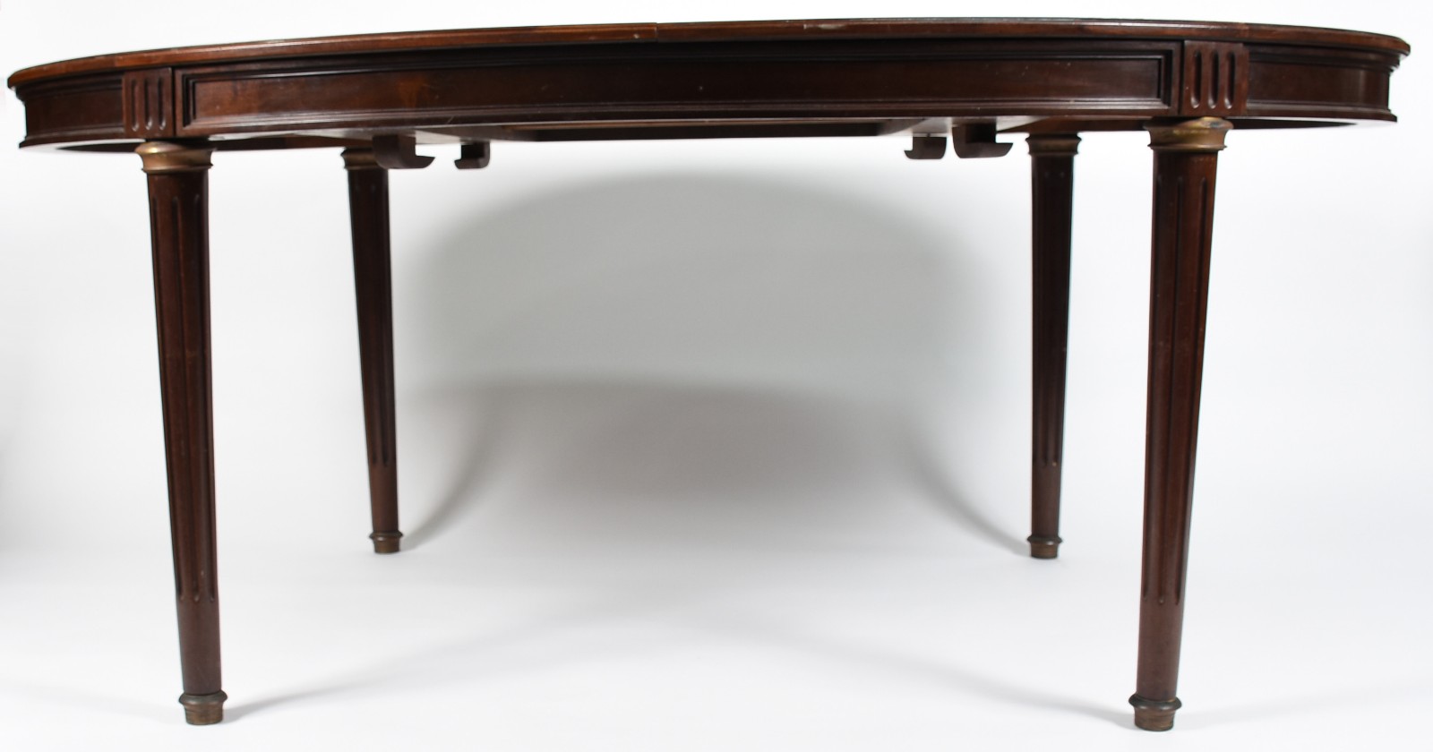 Mesa de jantar de madeira nobre, com tábua extensora de 50 cm, pernas... - foto 3 de 4