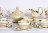 Aparelho de café de porcelana Rosenthal compost... - Aparelho de café de porcelana Rosenthal composto de: 10 xícaras com pires, leiteira e açucareiro. Total de 12 peças.