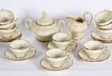 Aparelho de café de porcelana Rosenthal compost... - Aparelho de café de porcelana Rosenthal composto de: 10 xícaras com pires, leiteira e açucareiro. Total de 12 peças.