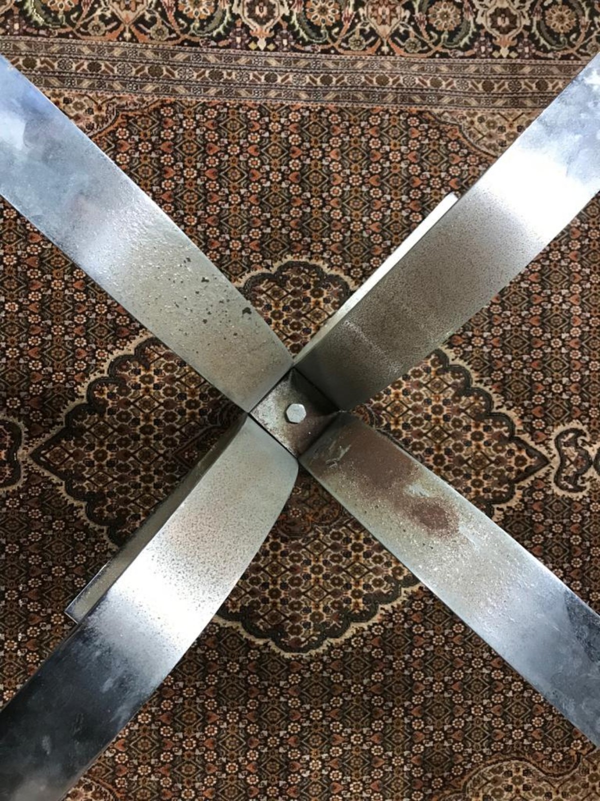 Conjunto de Mesa redonda com tampo de ônix e base de metal (oxidado)... - foto 10 de 11