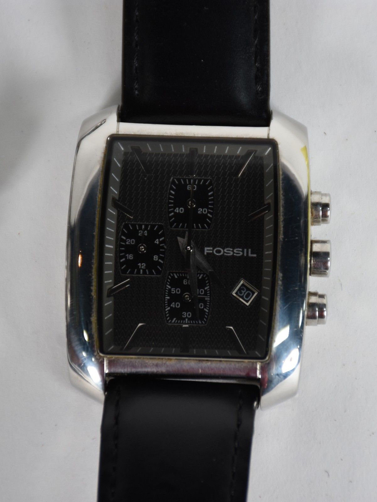 Três relógios sendo: Fossil, Calvin Klein, Nautica. - foto 4 de 10