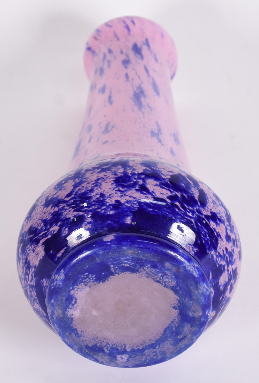 Vaso de pasta de vidro nas cores rosa e azul mesclado, anos 30. - foto 3 de 3