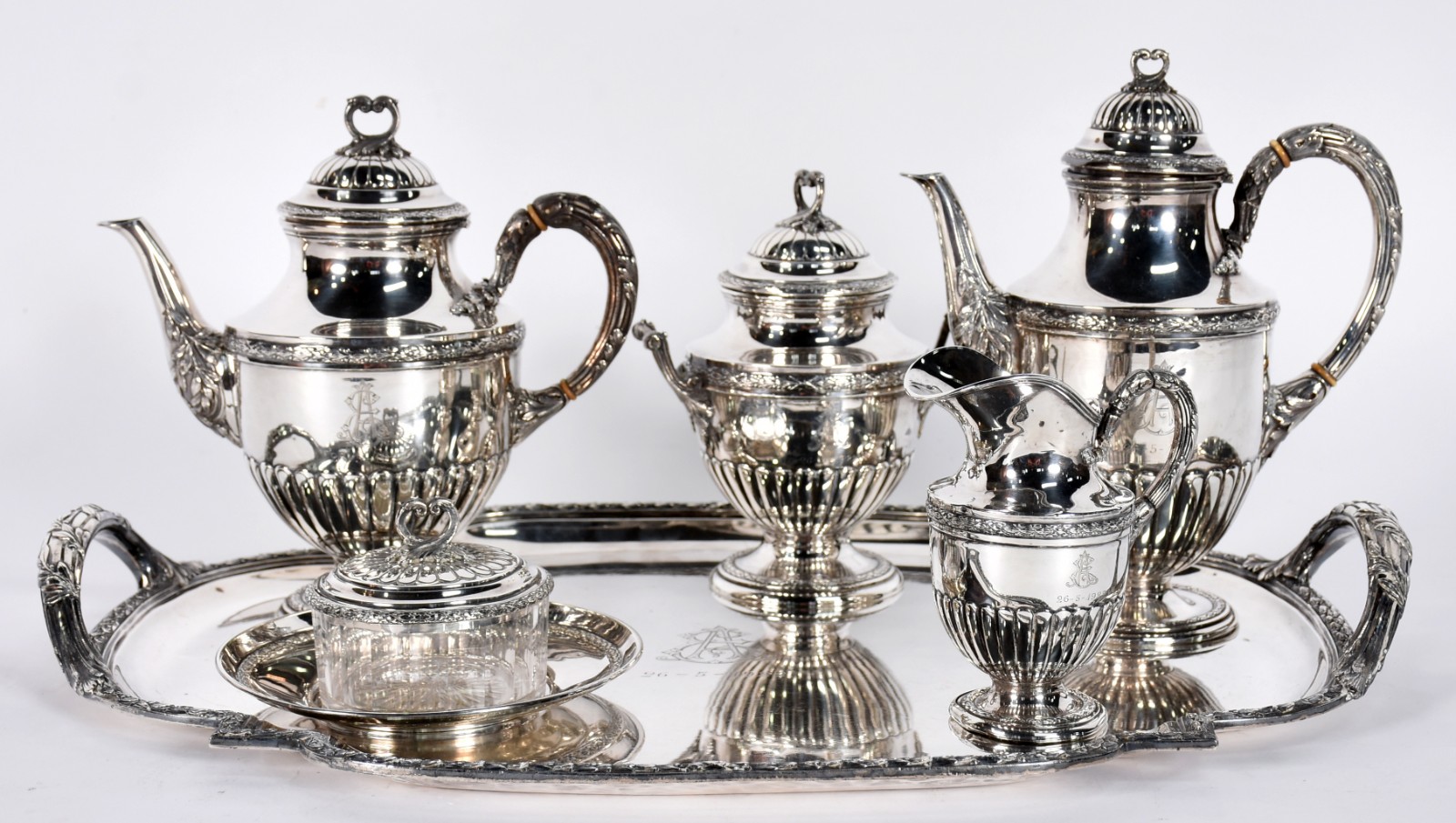 Belíssima baixela de chá e café de prata francesa contrastada... - foto 1 de 11