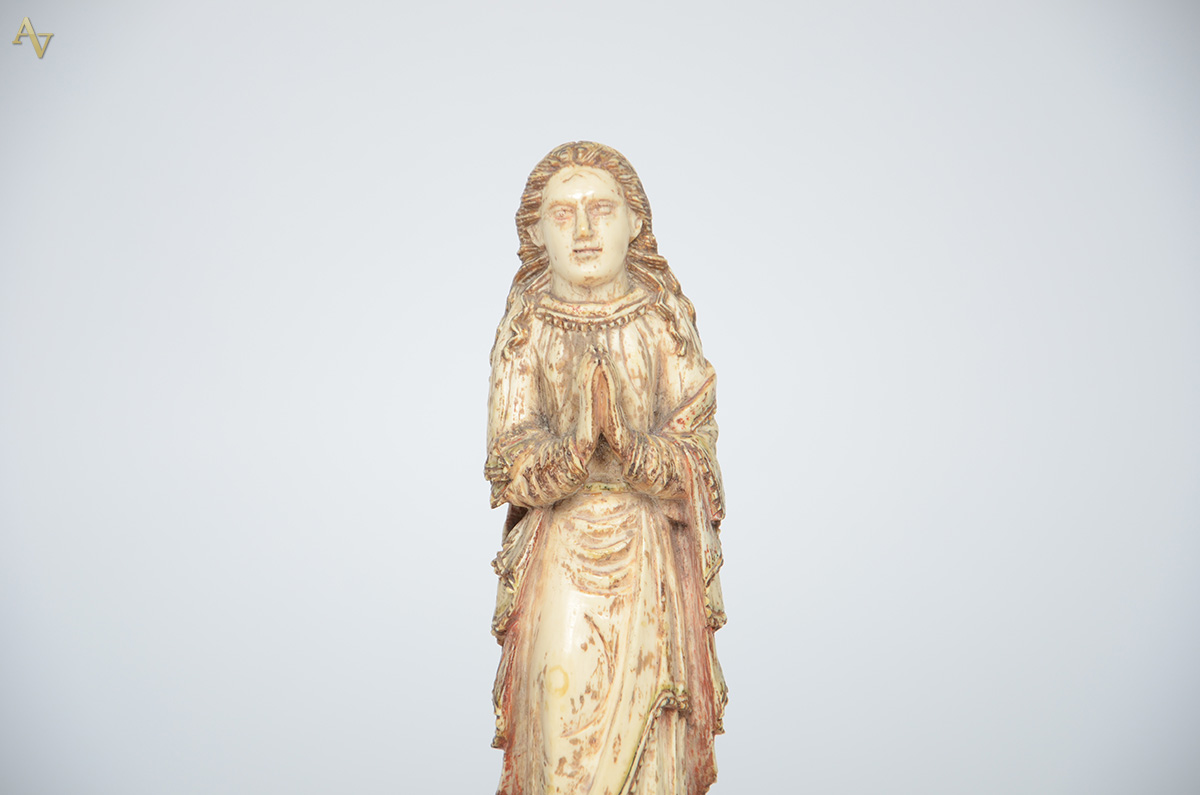Nossa Senhora da Conceição - Belíssima estatueta de marfim... - foto 2 de 3