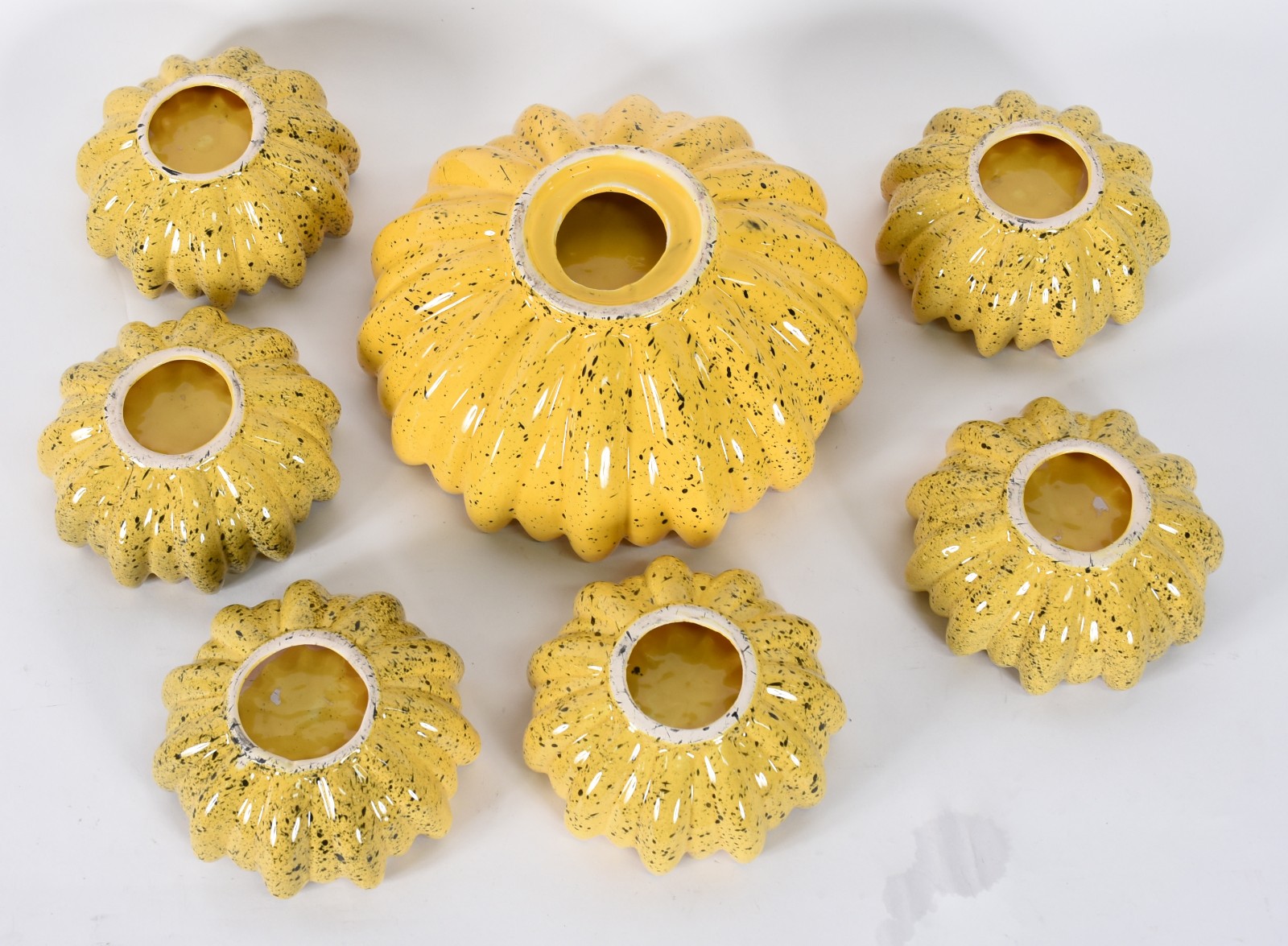 Conjunto de saladeira com seis bowls feitio banana. - foto 3 de 3