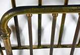 Cama de casal de metal dourado. (com desgastes) - Cama de casal de metal dourado. (com desgastes)