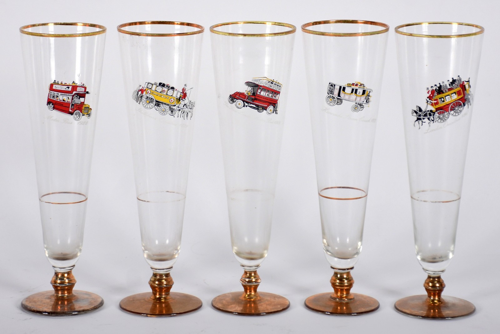 Cinco tulipas para cerveja de vidro decorado com antigos transportes... - foto 1 de 4