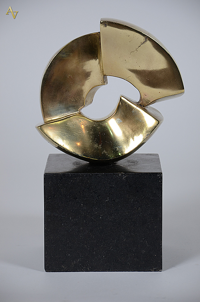 BRUNO GIORGI - Estatueta de bronze representando meteoro, base de... - foto 1 de 3