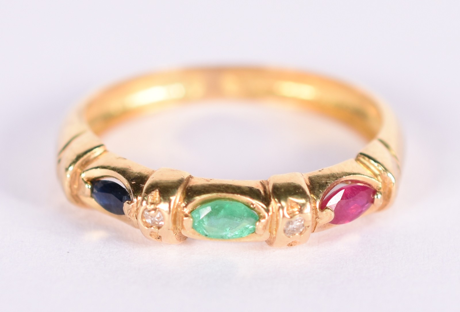 Anel de ouro 18 k com 3 pedras coloridas, aro 15 (Por motivos de... - foto 1 de 3