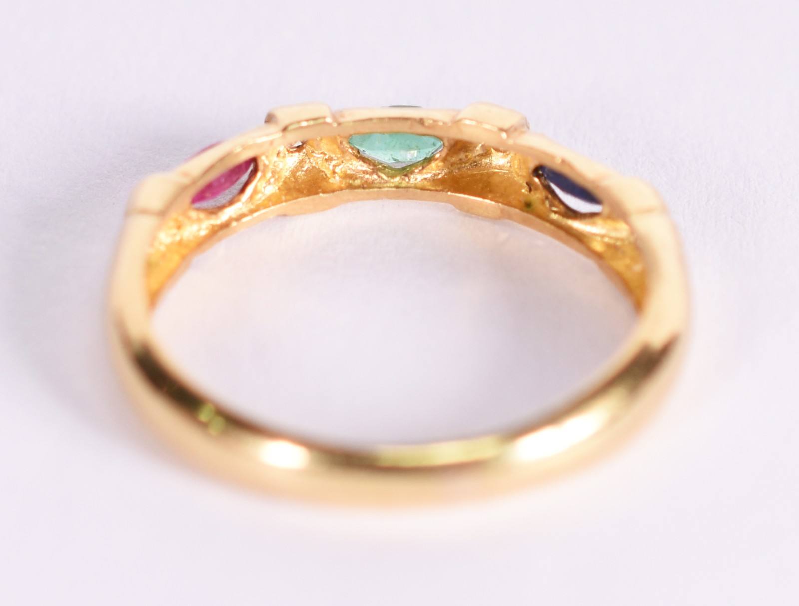 Anel de ouro 18 k com 3 pedras coloridas, aro 15 (Por motivos de... - foto 3 de 3