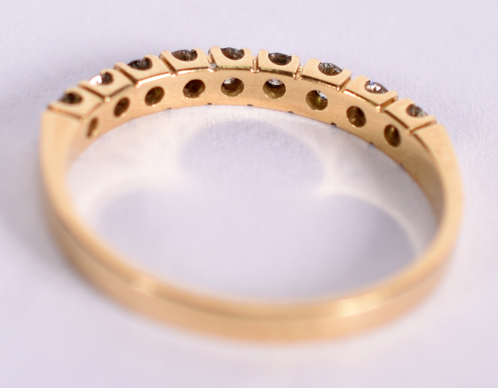 Anel de ouro 18 k com 8 brilhantes de 0,05 ct cada, total 0,40 ct... - foto 3 de 3