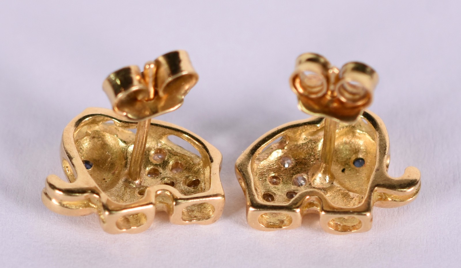 Par de brincos de ouro 18 k feitio elefante com 10 brilhantes (Por... - foto 3 de 3