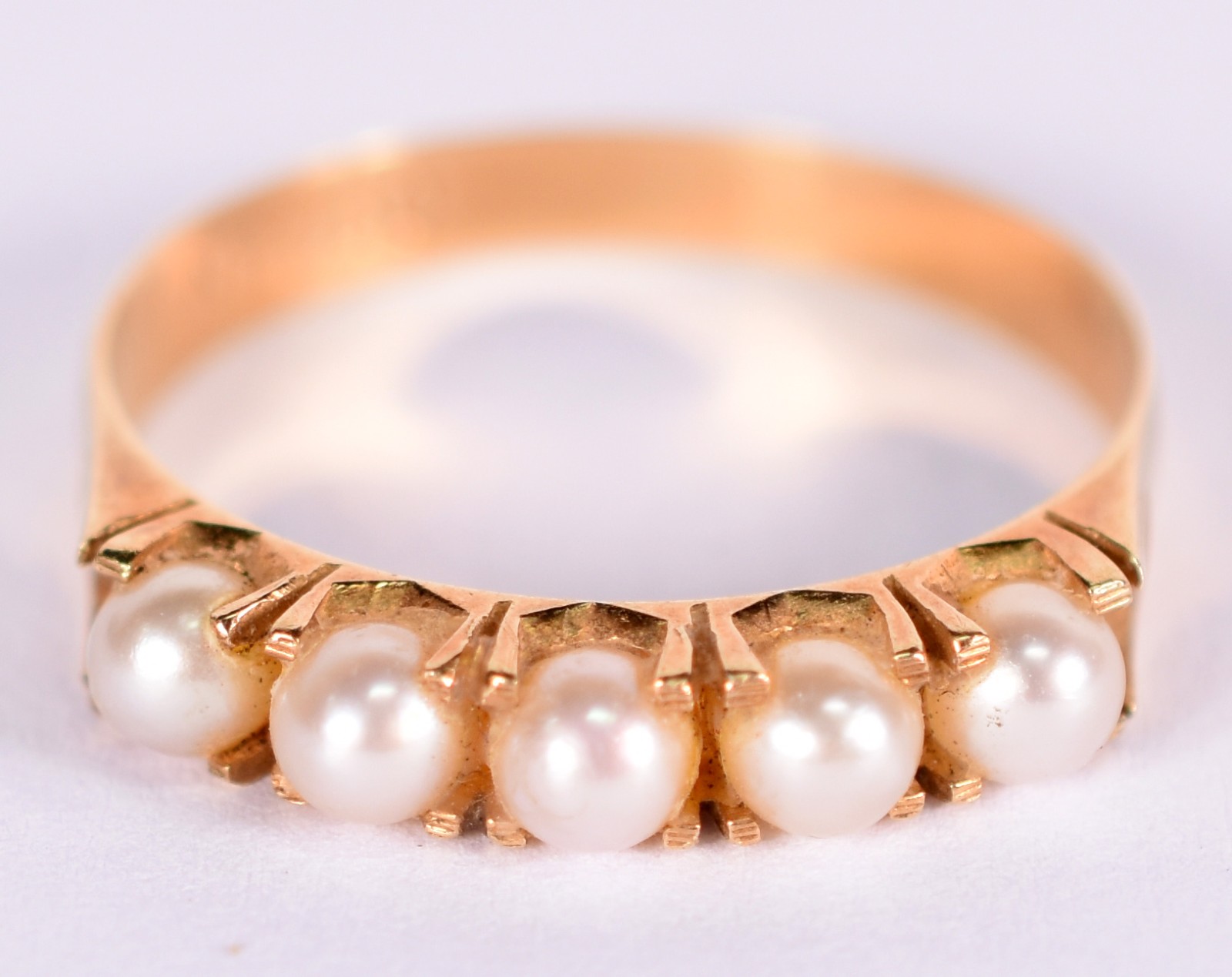 Anel de ouro 18 k com 5 perolas, aro 17 (Por motivos de seguranças as... - foto 1 de 4