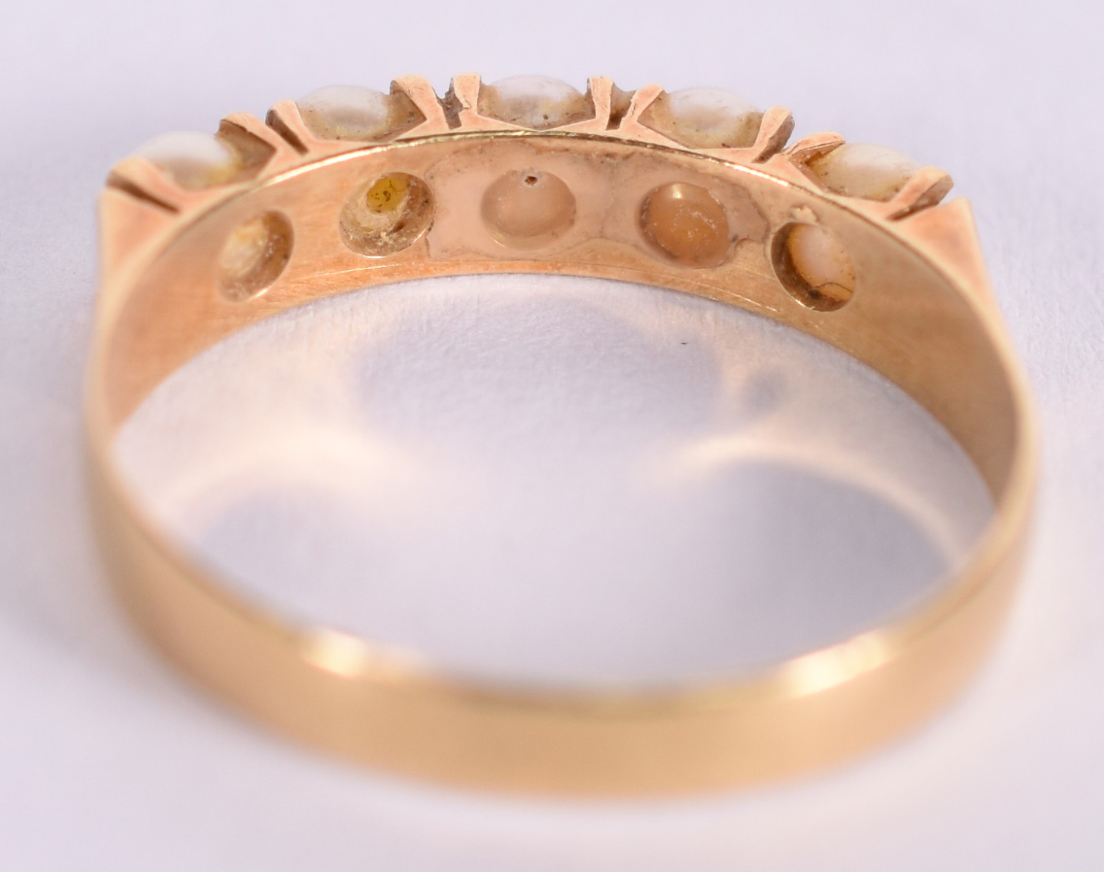 Anel de ouro 18 k com 5 perolas, aro 17 (Por motivos de seguranças as... - foto 4 de 4