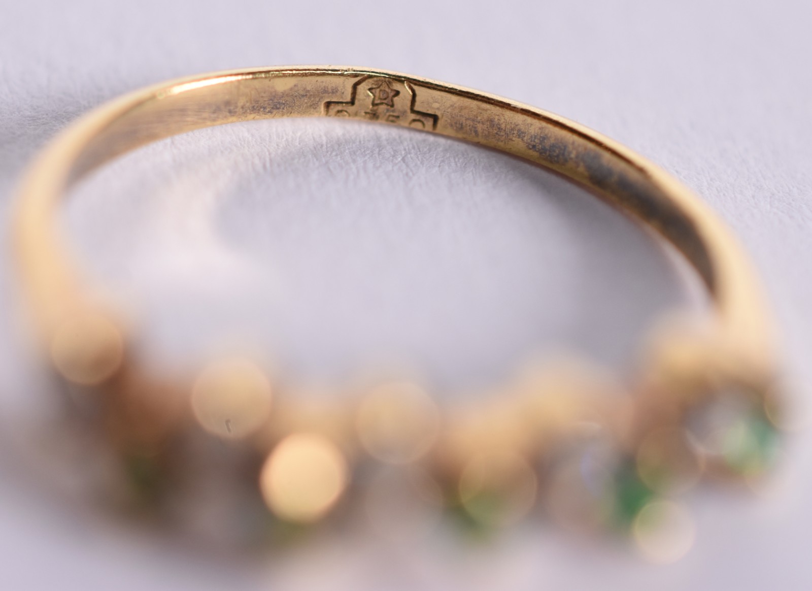 Anel de ouro 18 k com 5 brilhantes e 5 esmeraldas, aro 17 (Por... - foto 3 de 4