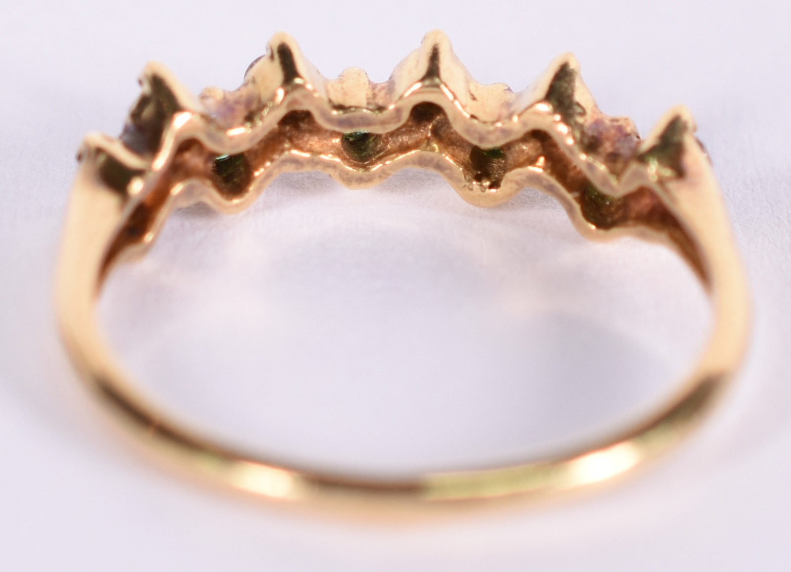 Anel de ouro 18 k com 5 brilhantes e 5 esmeraldas, aro 17 (Por... - foto 4 de 4