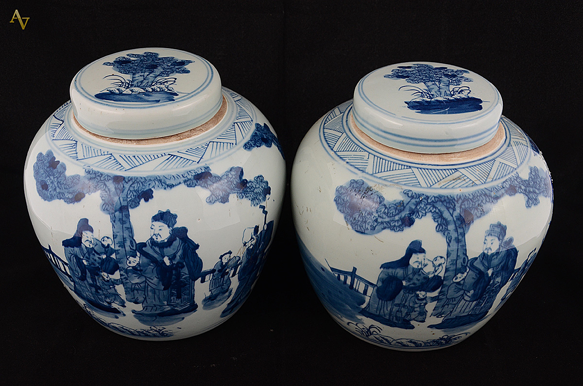 Par de potiches de porcelana oriental azul e branca. Altura 22 cm... - foto 2 de 2