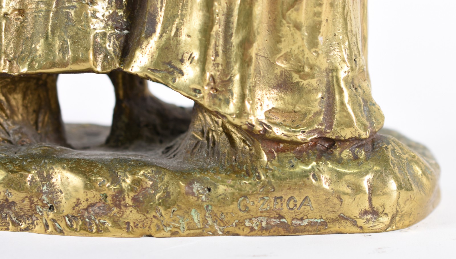 Grupo escultórico de bronze, representando "Frade com caça e... - foto 4 de 5