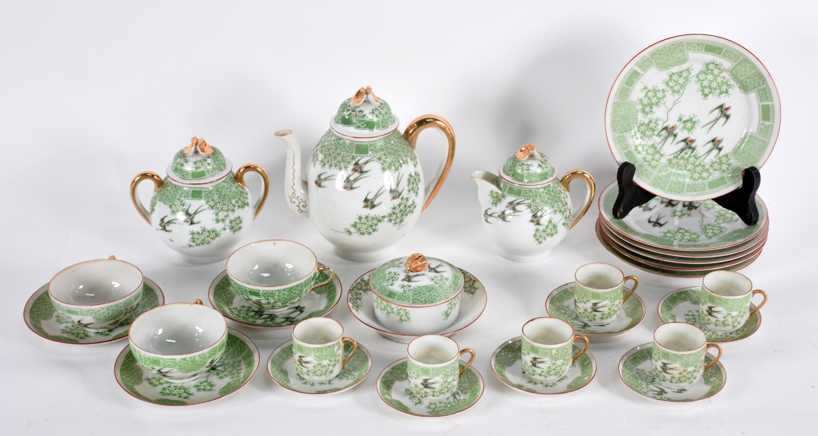 Aparelho de chá e café de porcelana oriental composto de: 6 xícaras... - foto 2 de 7
