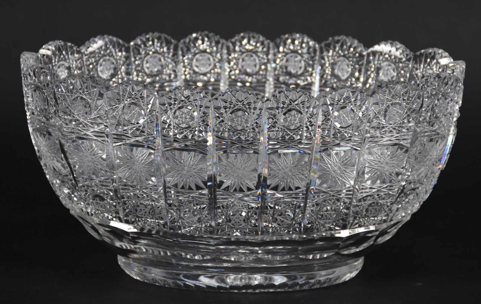 Fruteira de cristal europeu lapidado feitio navete. - foto 1 de 4