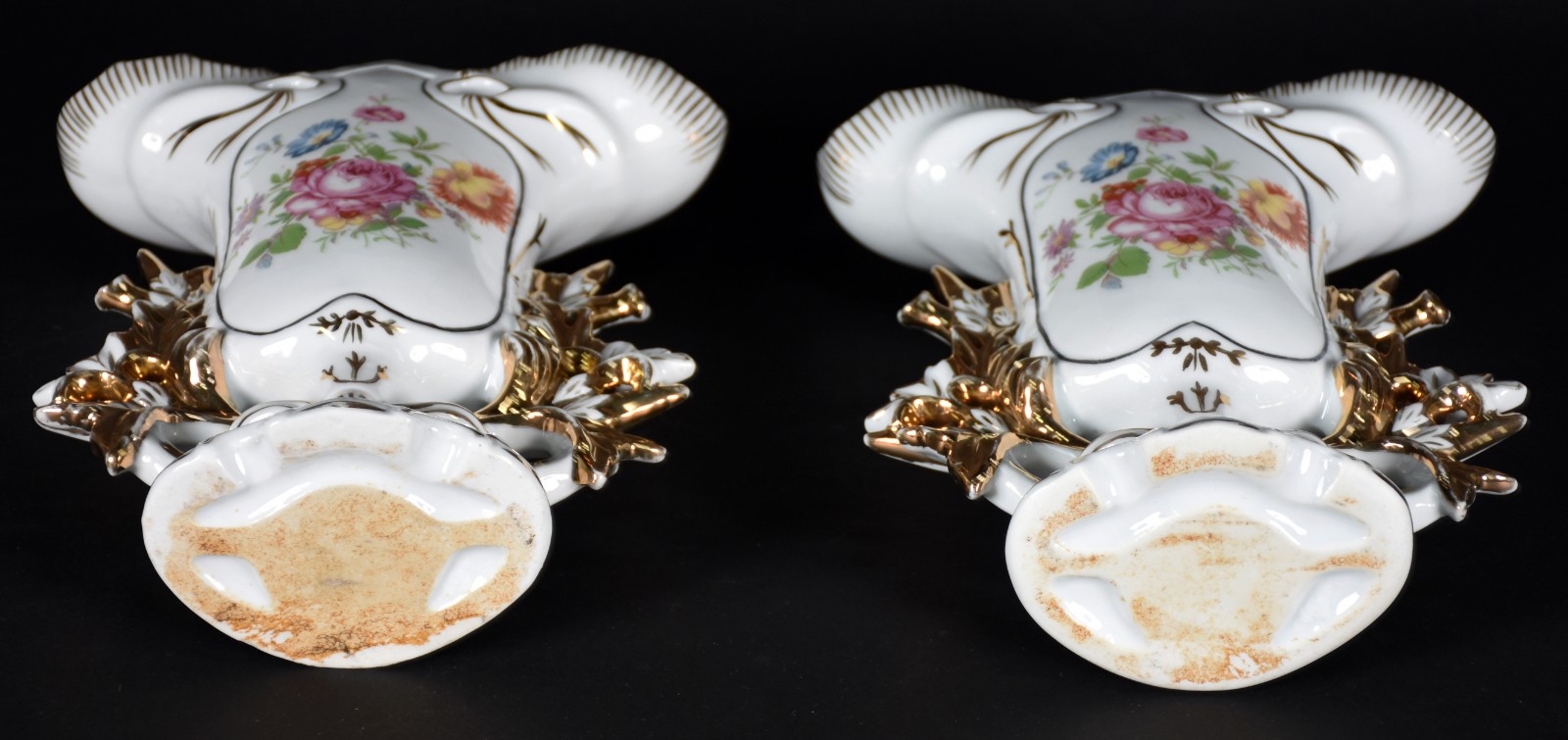Par de vasos de porcelana francesa Velho Paris na cor branca com... - foto 4 de 4