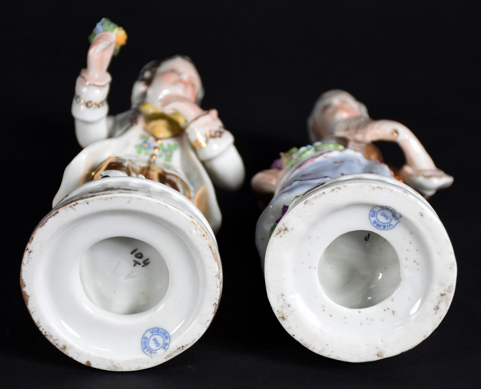 Par de figuras representando Casal de camponeses de porcelana... - foto 6 de 6