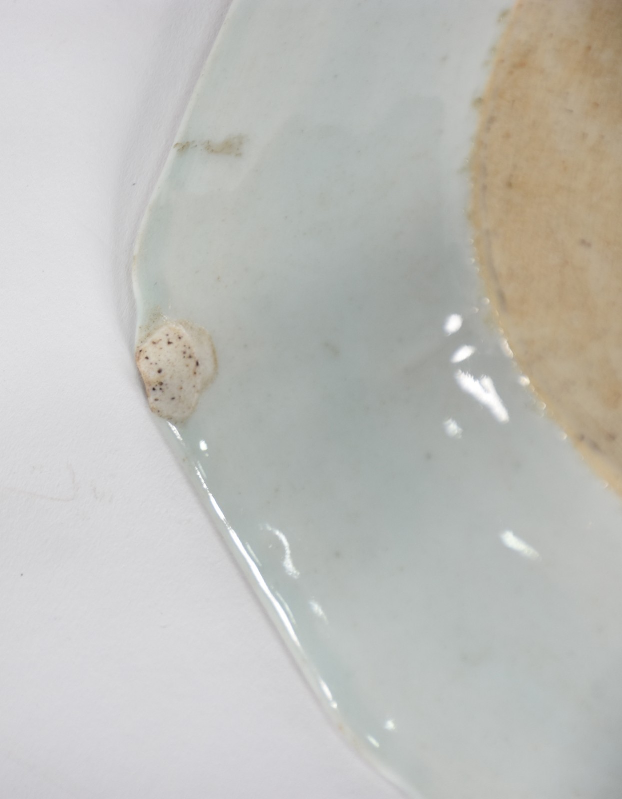 Travessa de porcelana chinesa azul e branca decorada com pagodes... - foto 3 de 3