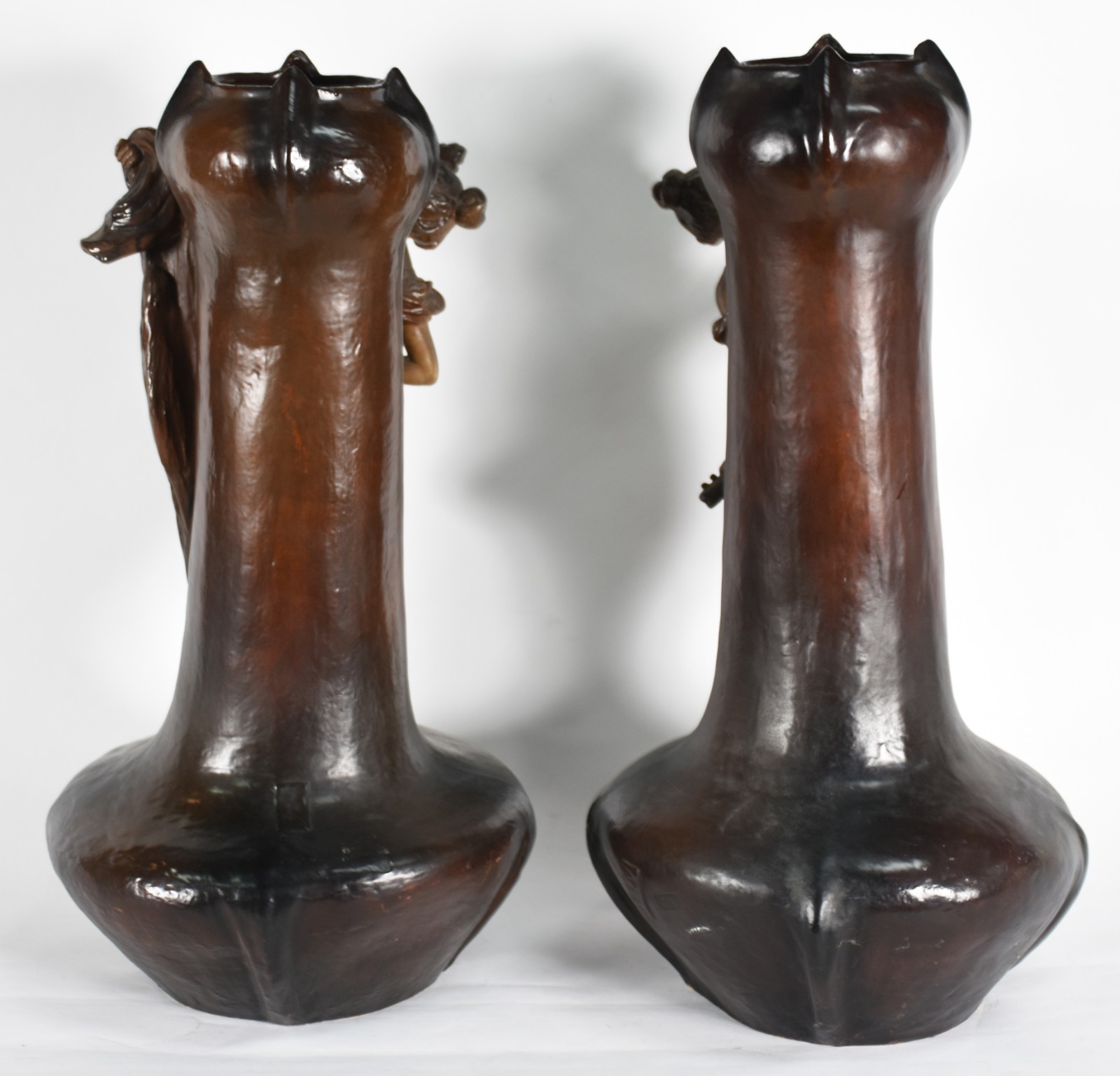 Par de belíssimas jarras ART NOUVEAU em terracota, decoradas com... - foto 4 de 10