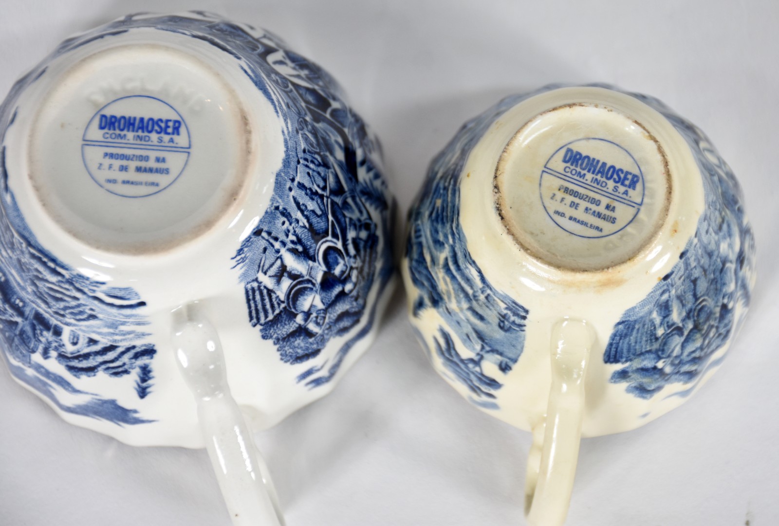 Aparelho de chá e café de faiança inglesa azul e branca produzido na... - foto 4 de 7