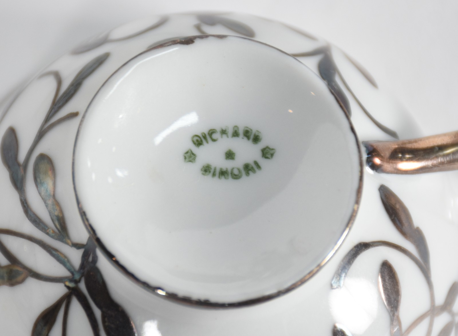 Serviço de porcelana branca e prateado Richard/Ginori composto de: 12... - foto 5 de 6