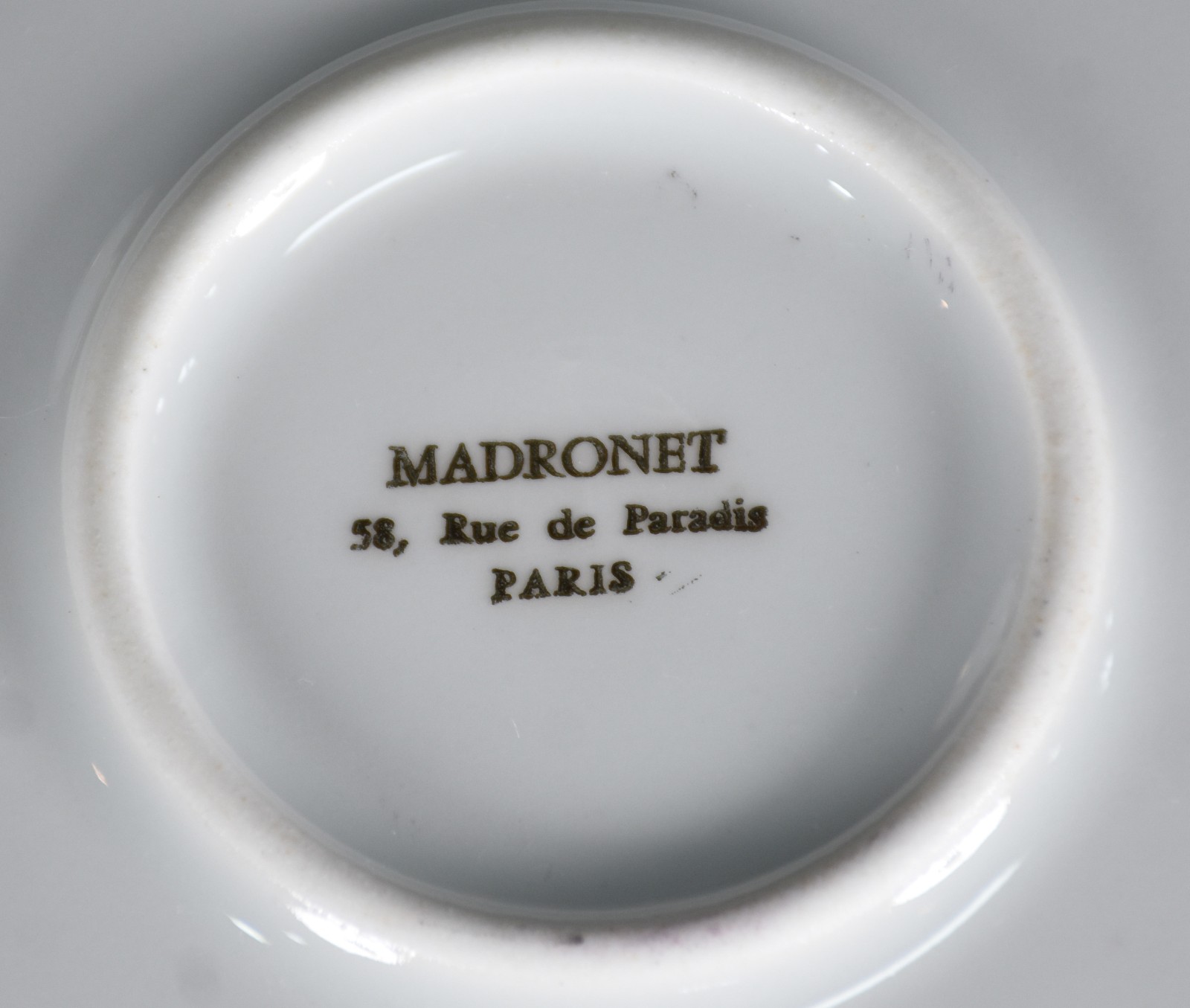 Conjunto de sobremesa de porcelana francesa "Madronet" na cor branca... - foto 4 de 4