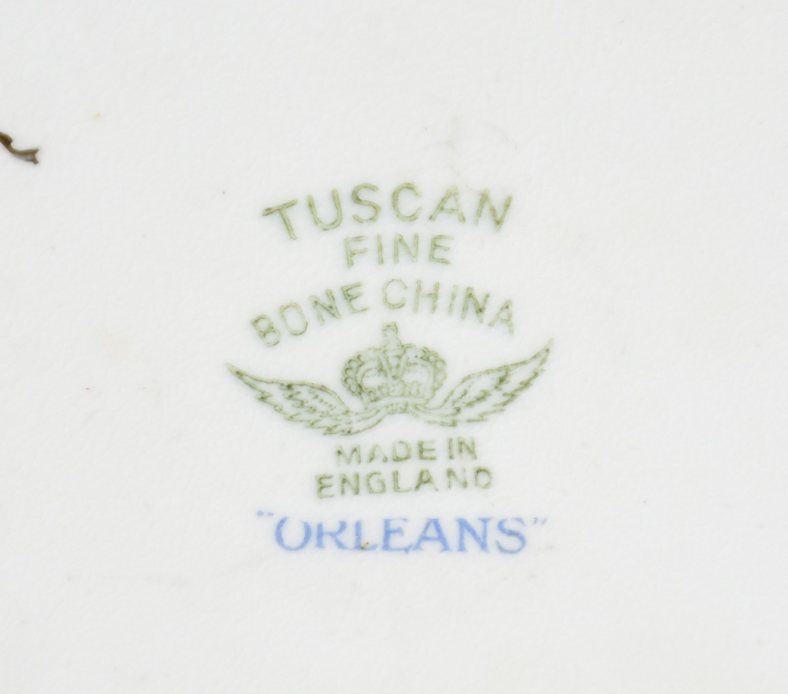 Dez xícaras de porcelana de diversas procedências e decorações. - foto 4 de 9