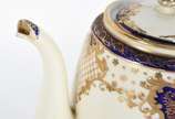 Conjunto de porcelana Noritake composto de: 2 b... - Conjunto de porcelana Noritake composto de: 2 bules, leiteira, jarra para creme, 2 açucareiros, 2 manteigueiras, 2 xícaras para chá com pires(1 ...