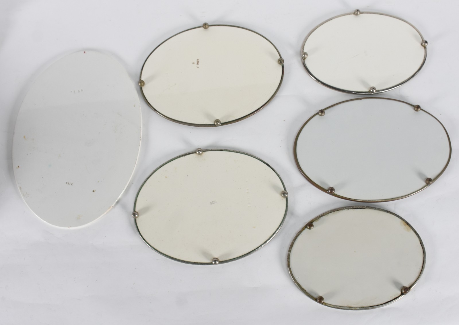 Diversas peças, sendo 3 pratos de porcelana (KPM e ingles) e 6 placas... - foto 3 de 7