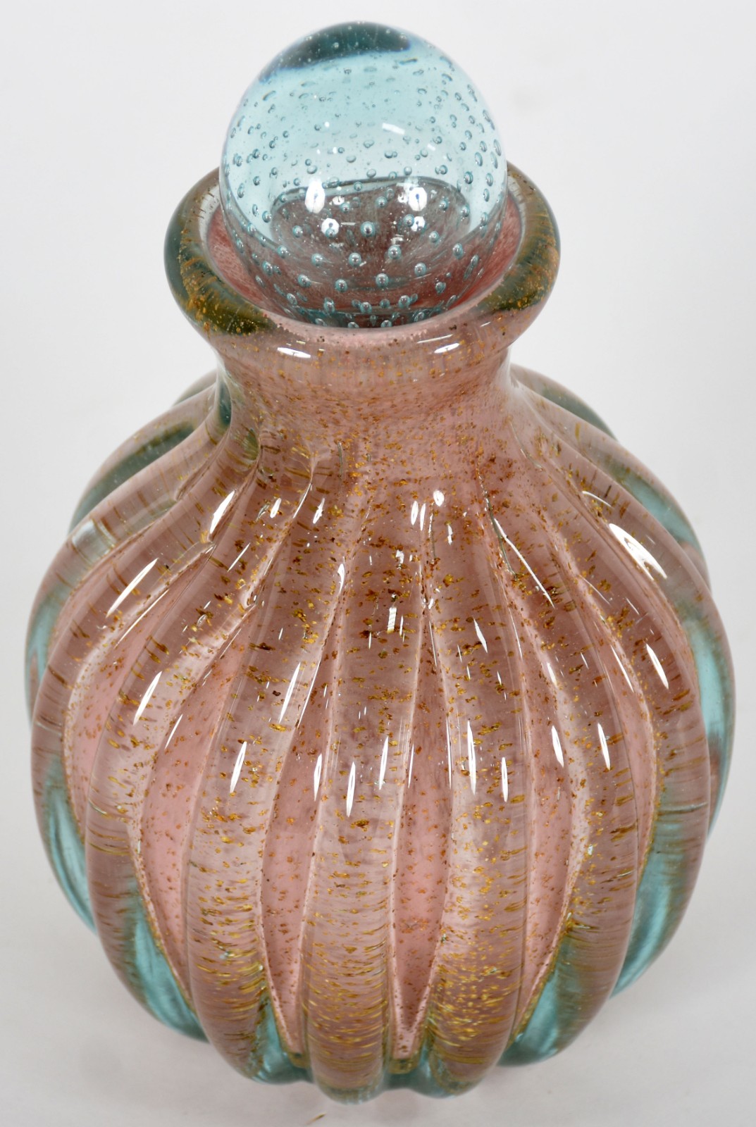Garrafa de murano rosa com pó de ouro. - foto 2 de 3