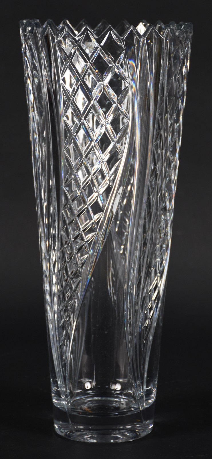 Vaso de cristal tcheco lapidado. - foto 1 de 3