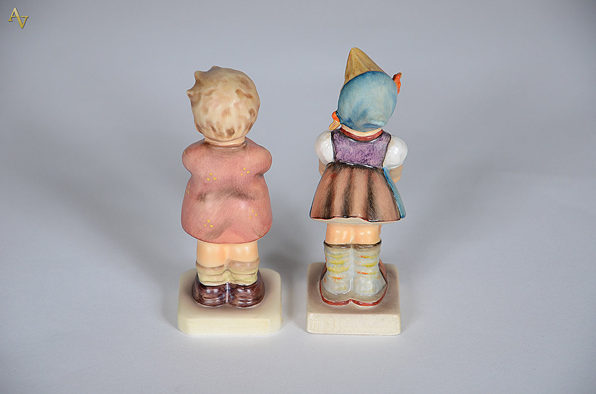 Duas peças de porcelana Goebel representando menino e menina. Alturas... - foto 2 de 2