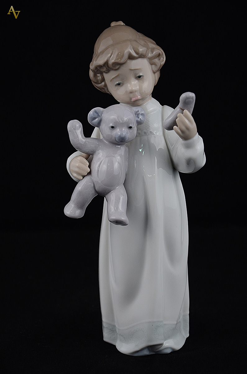 Estatueta de porcelana espanhola NAO, Lladro - Altura 19 cm. - foto 1 de 3