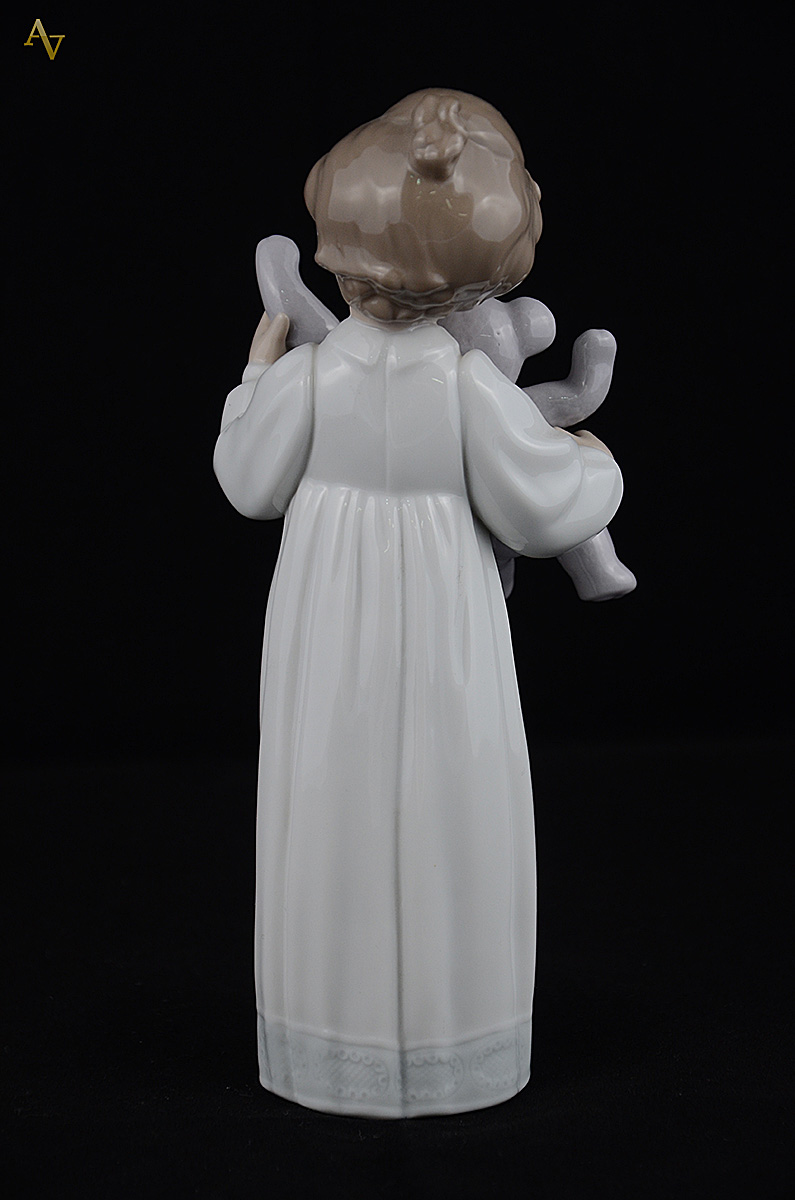 Estatueta de porcelana espanhola NAO, Lladro - Altura 19 cm. - foto 2 de 3