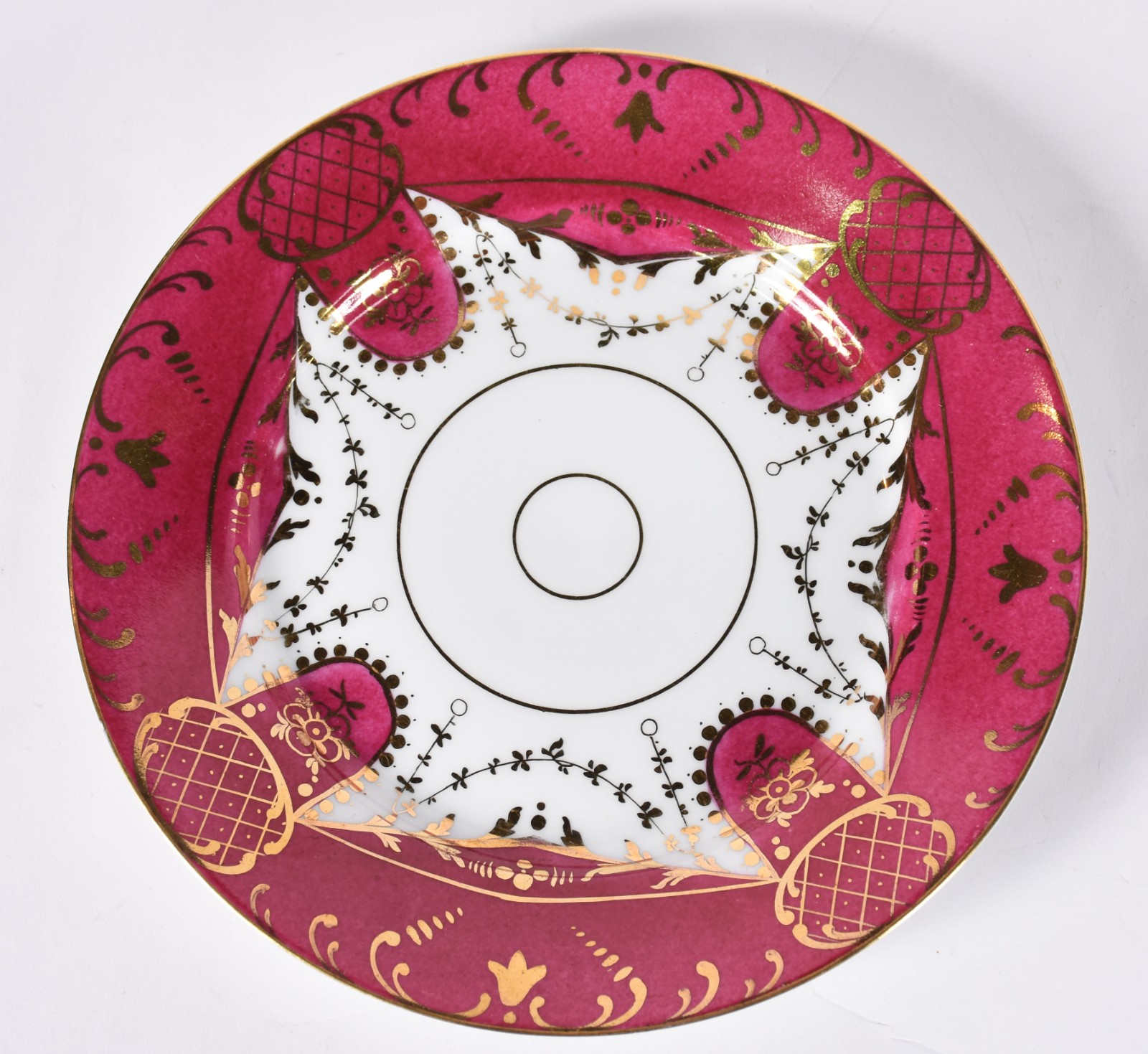 Aparelho de porcelana portuguesa Vista Alegre, bordas na cor rosa com... - foto 4 de 6