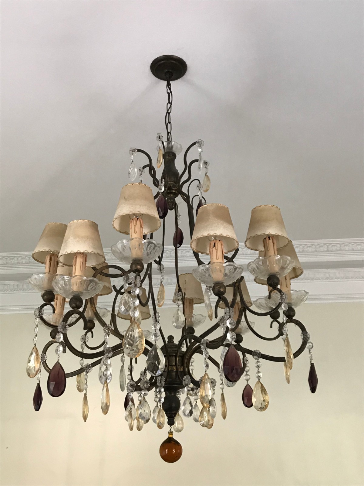 Lustre de cristal para 12 luzes com estrutura de metal dourado e... - foto 4 de 4