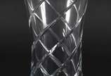 Vaso de cristal com frisos lapidados. - Vaso de cristal com frisos lapidados.