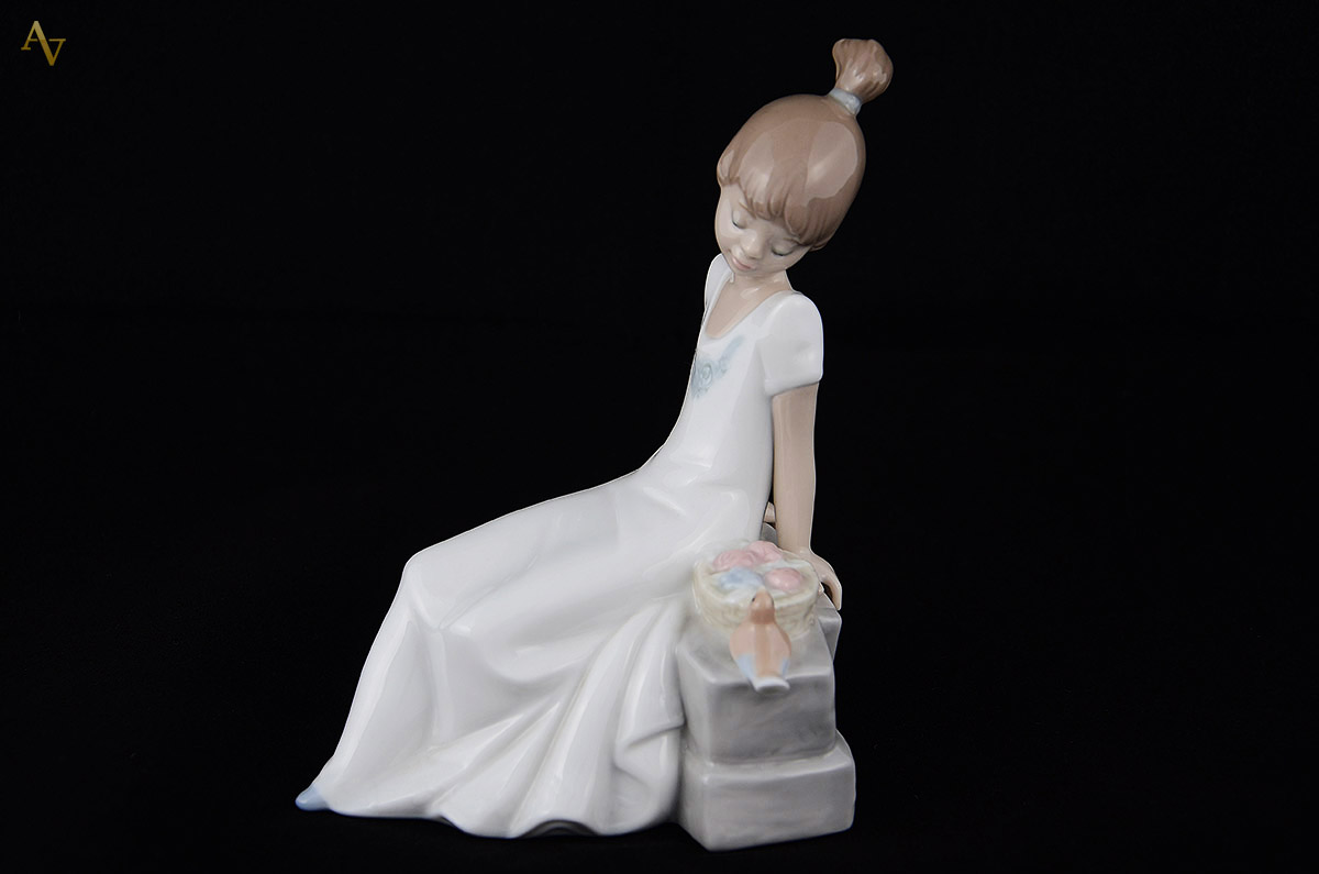 Estatueta de porcelana espanhola NAO, Lladro - Altura 16,5 cm - foto 1 de 2