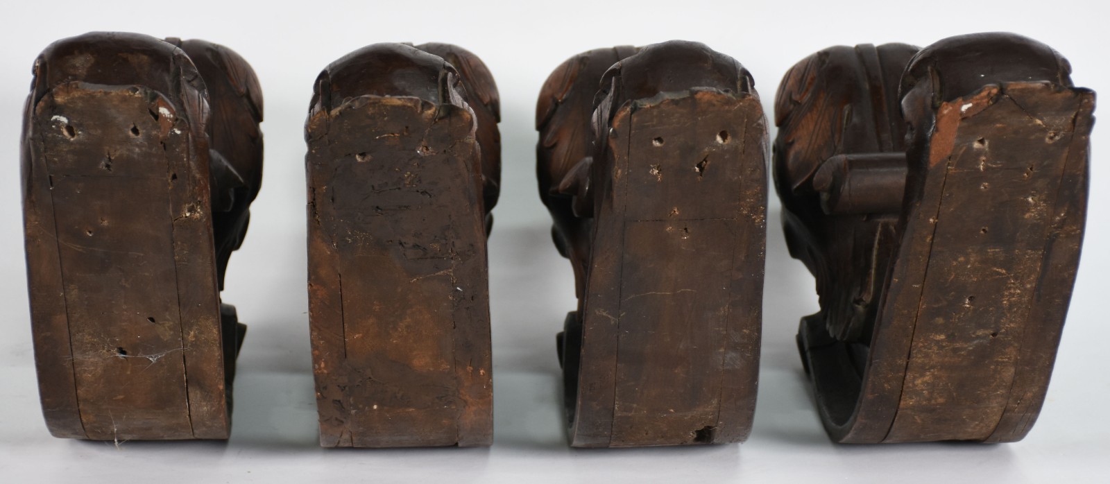 Quatro antigos fragmentos de madeira nobre entalhada... - foto 5 de 5